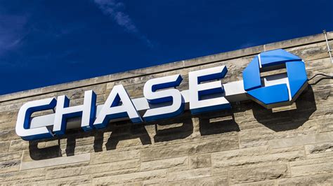Branch with 2 ATMs. . What are the hours for chase bank